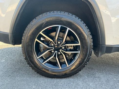 Used 2021 Jeep Grand Cherokee Trailhawk image 35