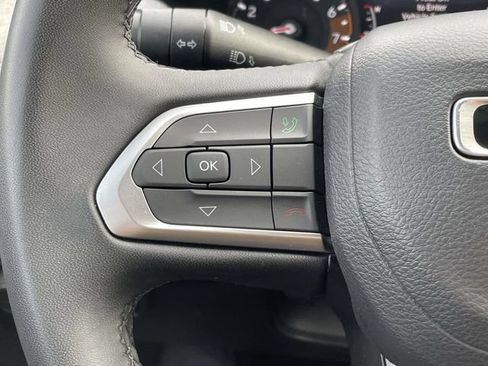 Used 2024 Jeep Compass Latitude AWD/4WD image 19