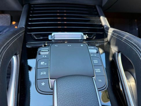 Used 2022 Mercedes-Benz GLE 350 GLE 350 4MATIC SUV image 18