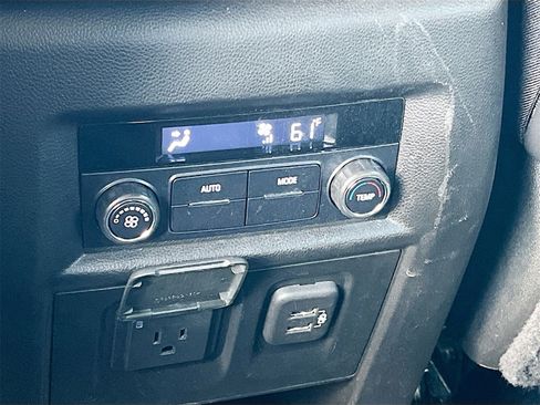 Used 2022 Chevrolet Traverse RS image 26