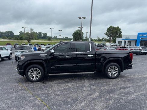 Used 2022 GMC Sierra 1500 Denali w/ Technology Package AWD/4WD image 2