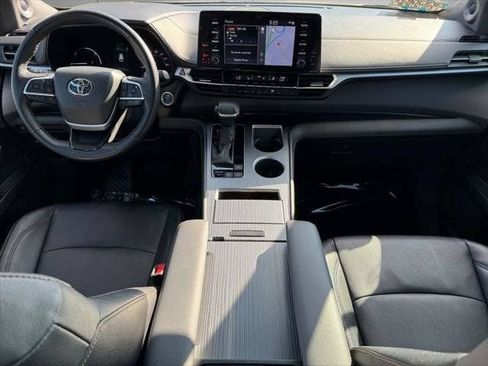 Certified 2024 Toyota Sienna XLE Woodland Edition AWD/4WD image 76