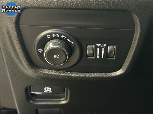 Used 2023 Jeep Grand Cherokee Overland w/ Luxury Tech Group IV image 17