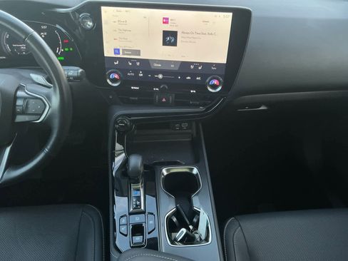 Used 2024 Lexus NX 300h AWD w/ Luxury Package image 12