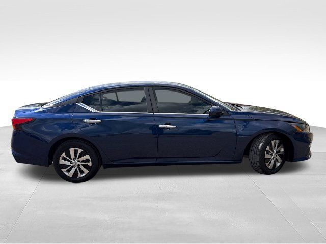 Certified 2022 Nissan Altima 2.5 S FWD image 9