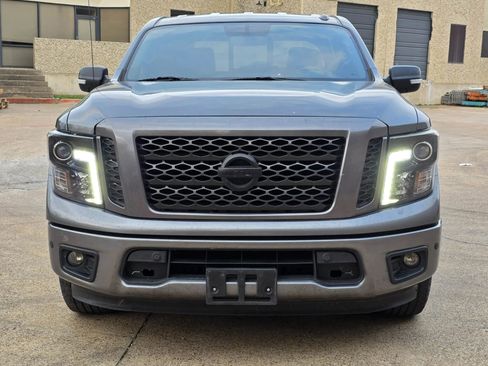 Used 2018 Nissan Titan SV w/ SV Convenience Package image 8