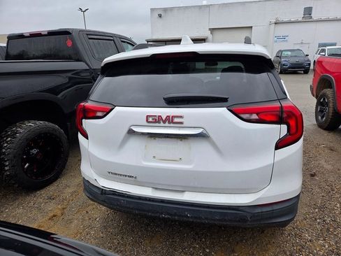 Used 2018 GMC Terrain SLE w/ Driver Convenience Package image 3
