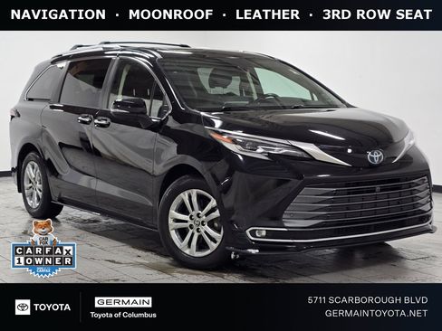 Used 2022 Toyota Sienna Platinum image 1