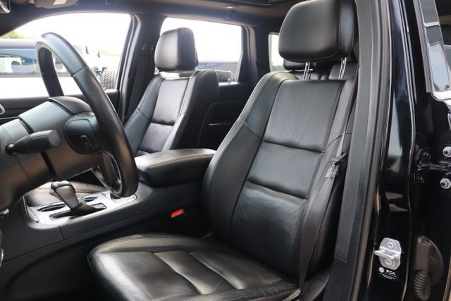 Used 2022 Jeep Grand Cherokee Limited w/ Tech Group AWD/4WD image 16