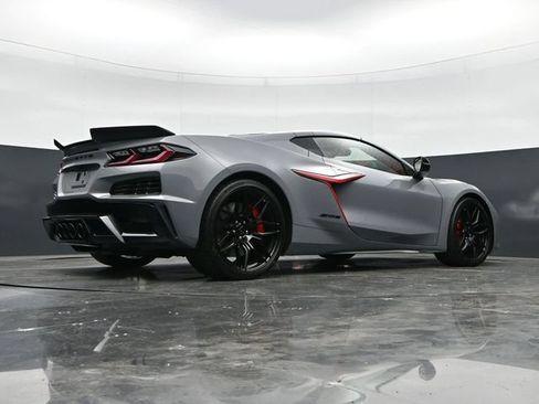 Used 2025 Chevrolet Corvette Z06 w/ Stealth Interior Trim Package RWD image 40