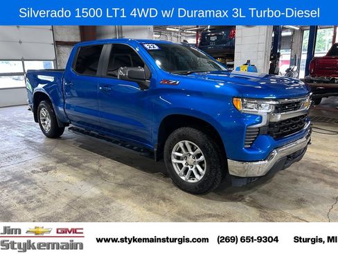 Used 2022 Chevrolet Silverado 1500 LT w/ Z71 Off-Road Package AWD/4WD image 1