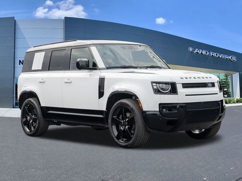 New 2026 Land Rover Defender 110 X-Dynamic SE image 3