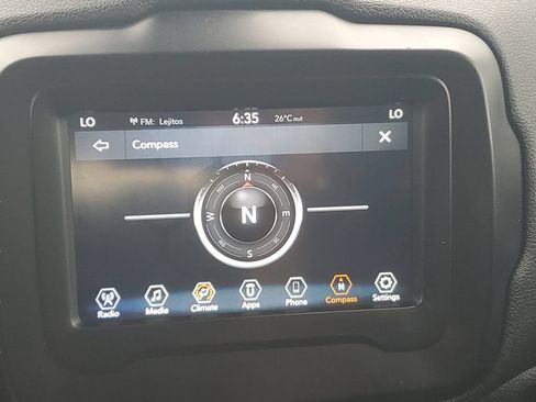 Used 2018 Jeep Renegade Latitude w/ Popular Equipment Group AWD/4WD image 18