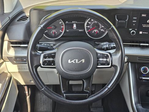 Used 2022 Kia Carnival LX FWD image 14