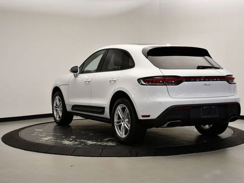 Certified 2025 Porsche Macan image 3