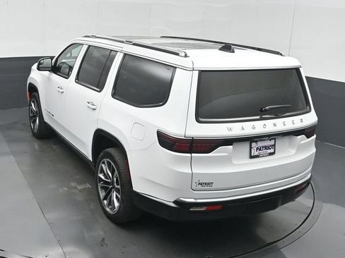 Used 2025 Jeep Wagoneer Series III w/ Premium Group I AWD/4WD image 39