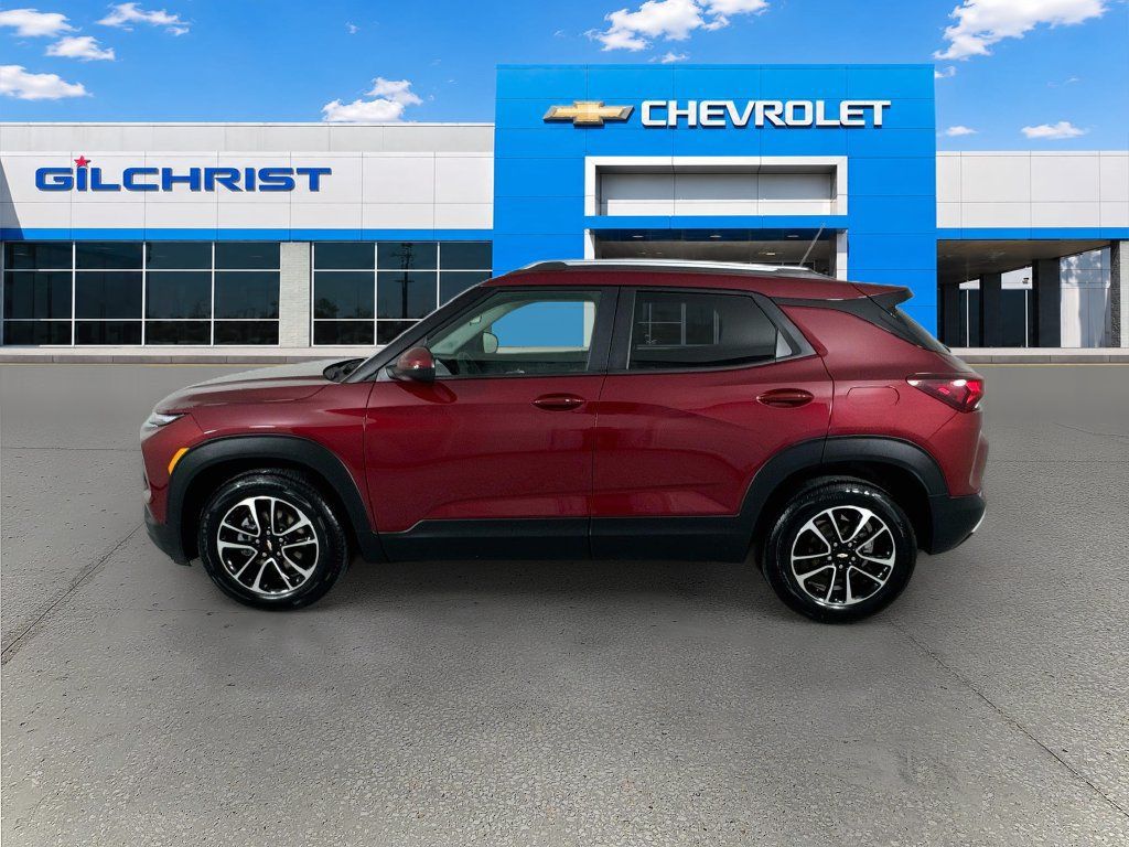 Used 2025 Chevrolet TrailBlazer LT FWD image 4