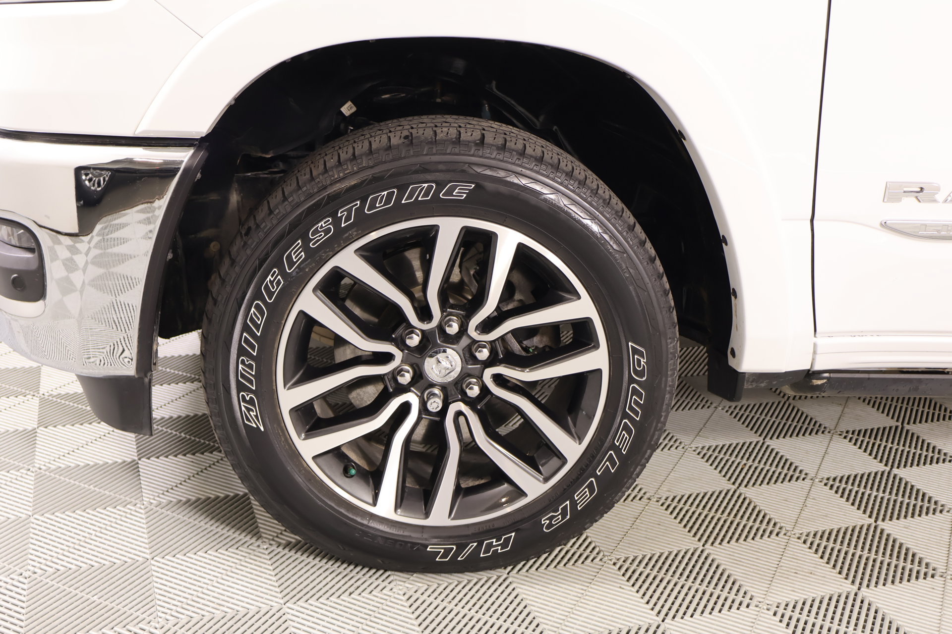 Used 2025 RAM 1500 Limited AWD/4WD image 19