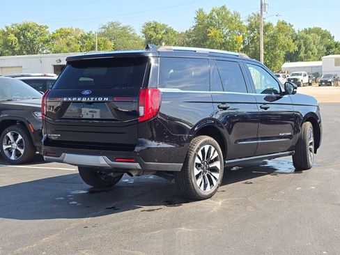 Used 2025 Ford Expedition Platinum w/ Driver's Package AWD/4WD image 52