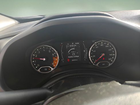 Used 2017 Jeep Renegade Sport w/ Power & Air Group image 19