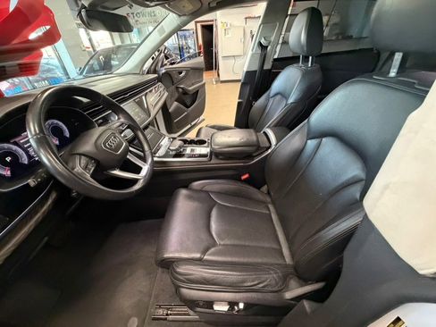 Used 2020 Audi Q8 Prestige w/ Prestige Package image 23