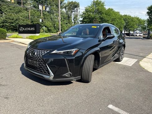 Used 2025 Lexus UX 300h AWD w/ Accessory Package (Z2) image 3