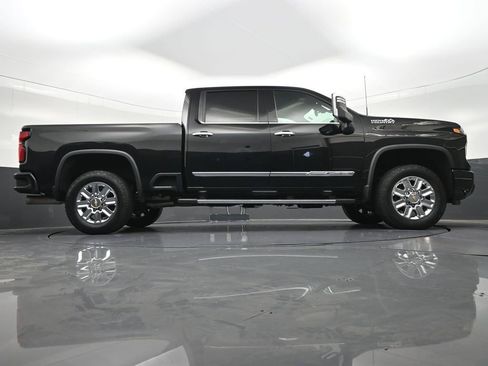 Used 2024 Chevrolet Silverado 2500 High Country w/ High Country Premium Package AWD/4WD image 32