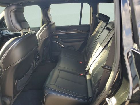 Used 2023 Jeep Grand Cherokee Overland w/ Luxury Tech Group IV RWD image 10