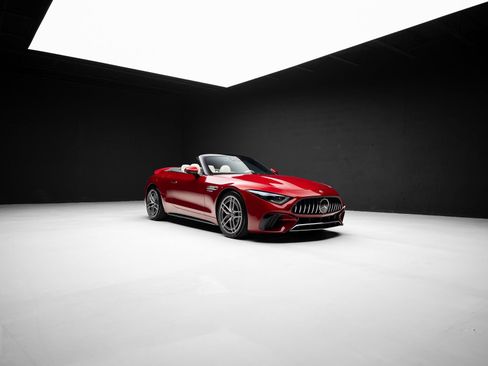 Used 2022 Mercedes-Benz SL 55 AMG 4MATIC w/ Driver Assistance Package image 91