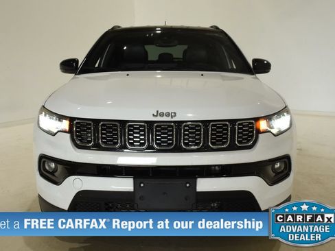 Used 2025 Jeep Compass Limited AWD/4WD image 2