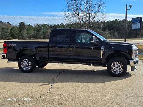 New 2026 Ford F250 Lariat w/ FX4 Off-Road Package AWD/4WD image 6