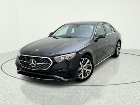 Used 2025 Mercedes-Benz E 350 4MATIC Sedan image 2