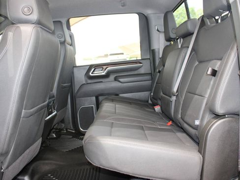 Used 2025 GMC Sierra 3500 SLT w/ SLT Convenience Package AWD/4WD image 13