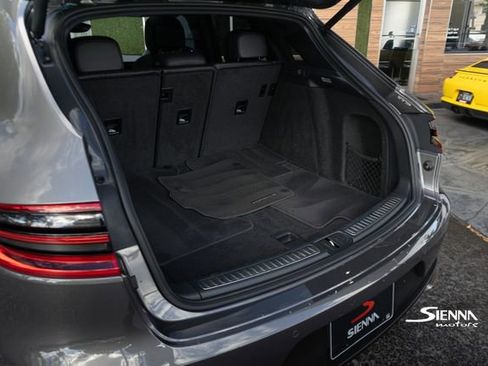 Used 2018 Porsche Macan image 39