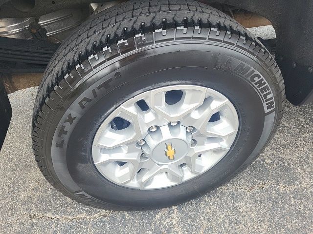 Used 2025 Chevrolet Silverado 2500 LT AWD/4WD image 18