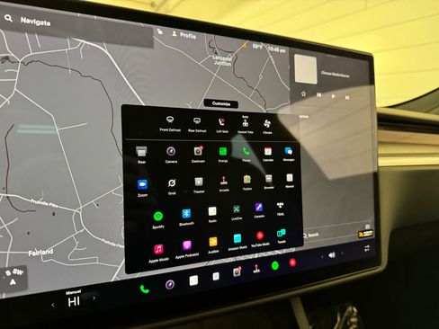 Used 2023 Tesla Model S Base image 27