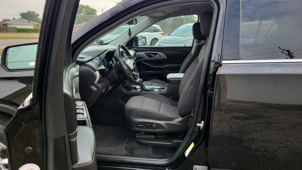 Used 2021 Chevrolet Traverse LT FWD image 16