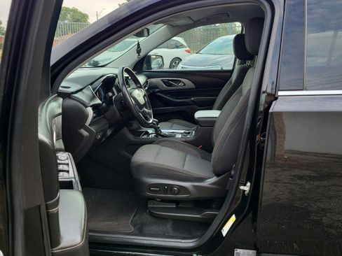 Used 2021 Chevrolet Traverse LT FWD image 16