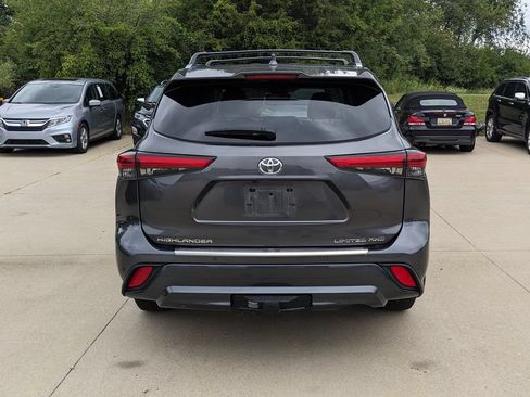 Used 2023 Toyota Highlander Limited AWD/4WD image 4