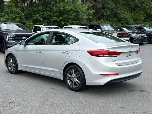Used 2017 Hyundai Elantra Value Edition FWD image 3