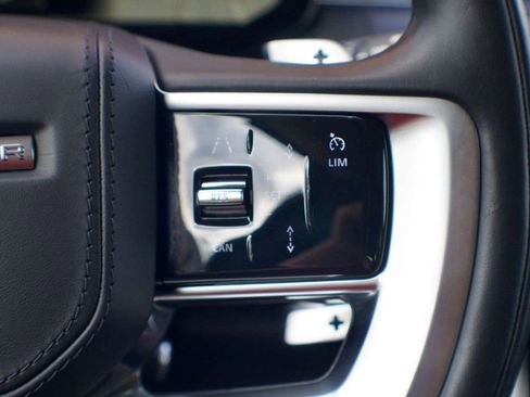 Used 2023 Land Rover Range Rover SE image 22