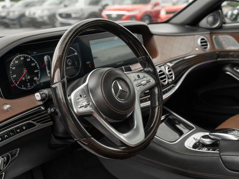 Used 2019 Mercedes-Benz Maybach S 560 4MATIC image 32