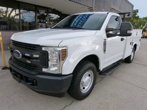 Used 2019 Ford F250 XL w/ Power Equipment Group RWD image 2