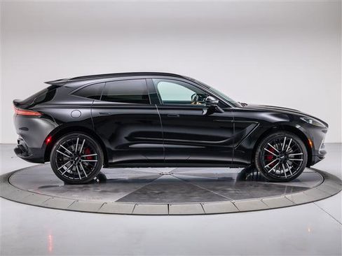 Used 2022 Aston Martin DBX image 12