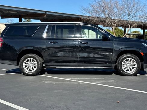 Used 2024 Chevrolet Suburban LT image 10