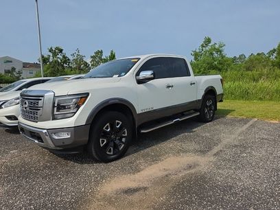 Certified 2023 Nissan Titan Platinum Reserve w/ Moonroof Package