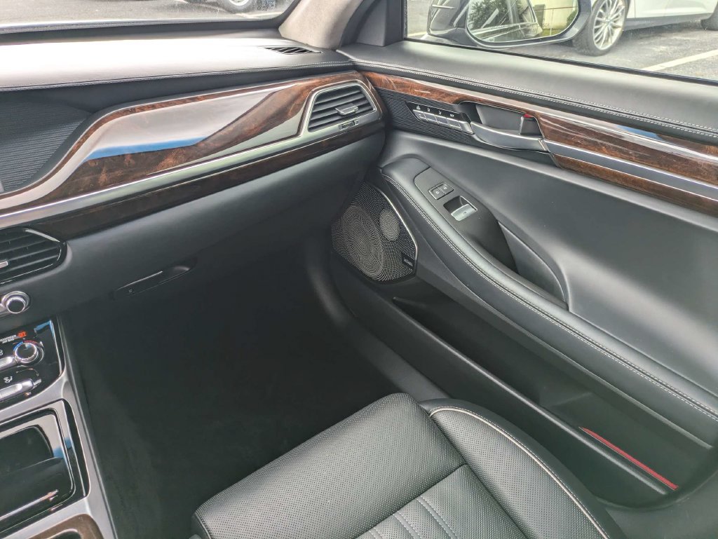 Used 2019 Genesis G90 5.0 Ultimate RWD image 18