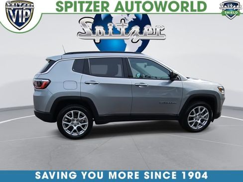 Used 2023 Jeep Compass Latitude AWD/4WD image 9