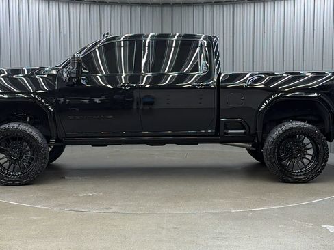 Used 2026 GMC Sierra 3500 Denali Ultimate AWD/4WD image 2