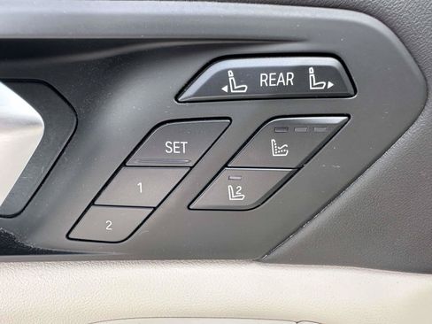 Used 2024 BMW X7 M60i w/ Executive Package AWD/4WD image 11